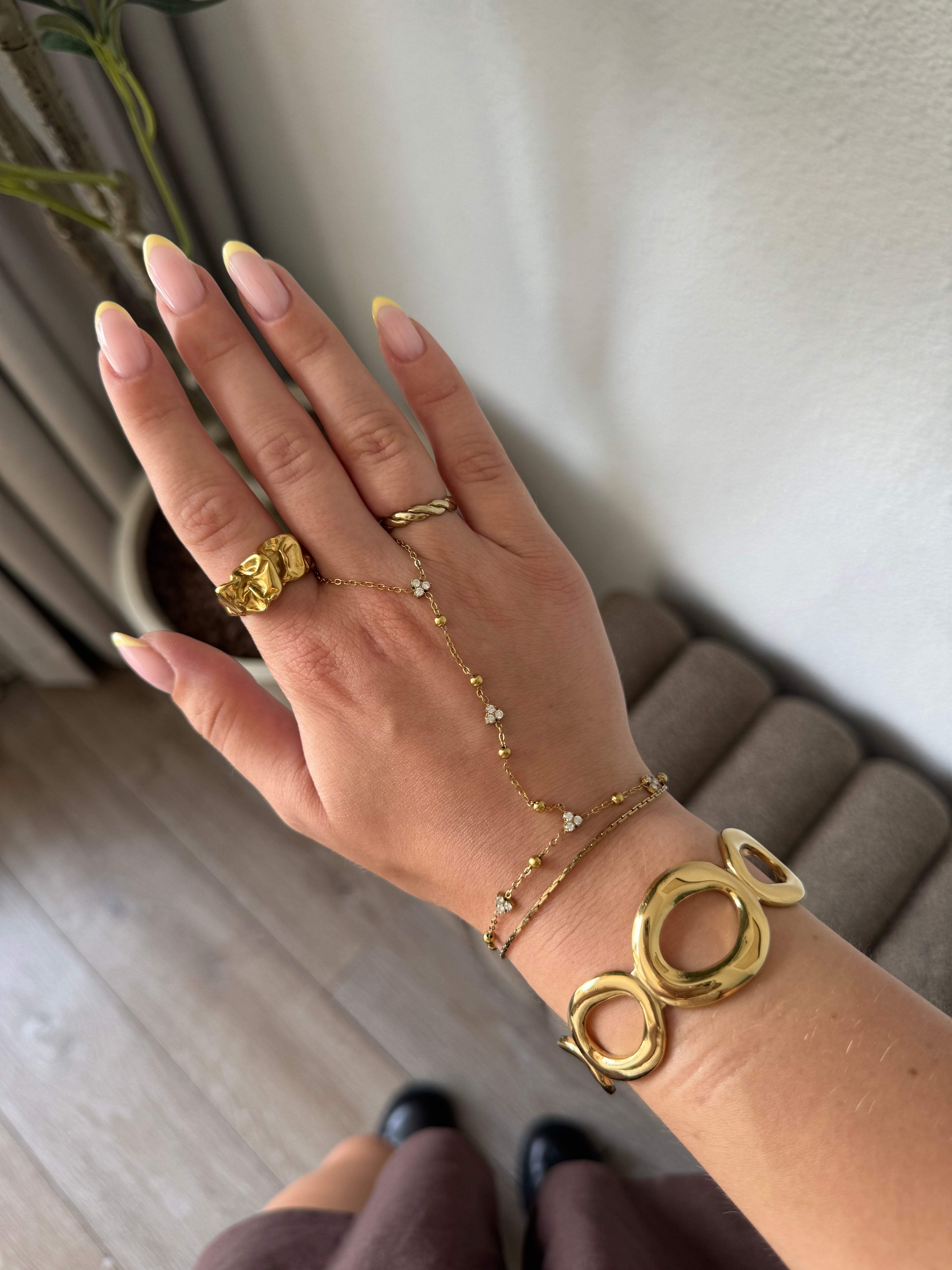 Dainty crystal hand Chain - Gold