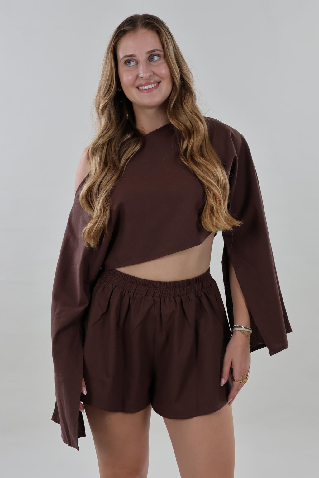Asymmetric flare sleeve Top - Dark brown