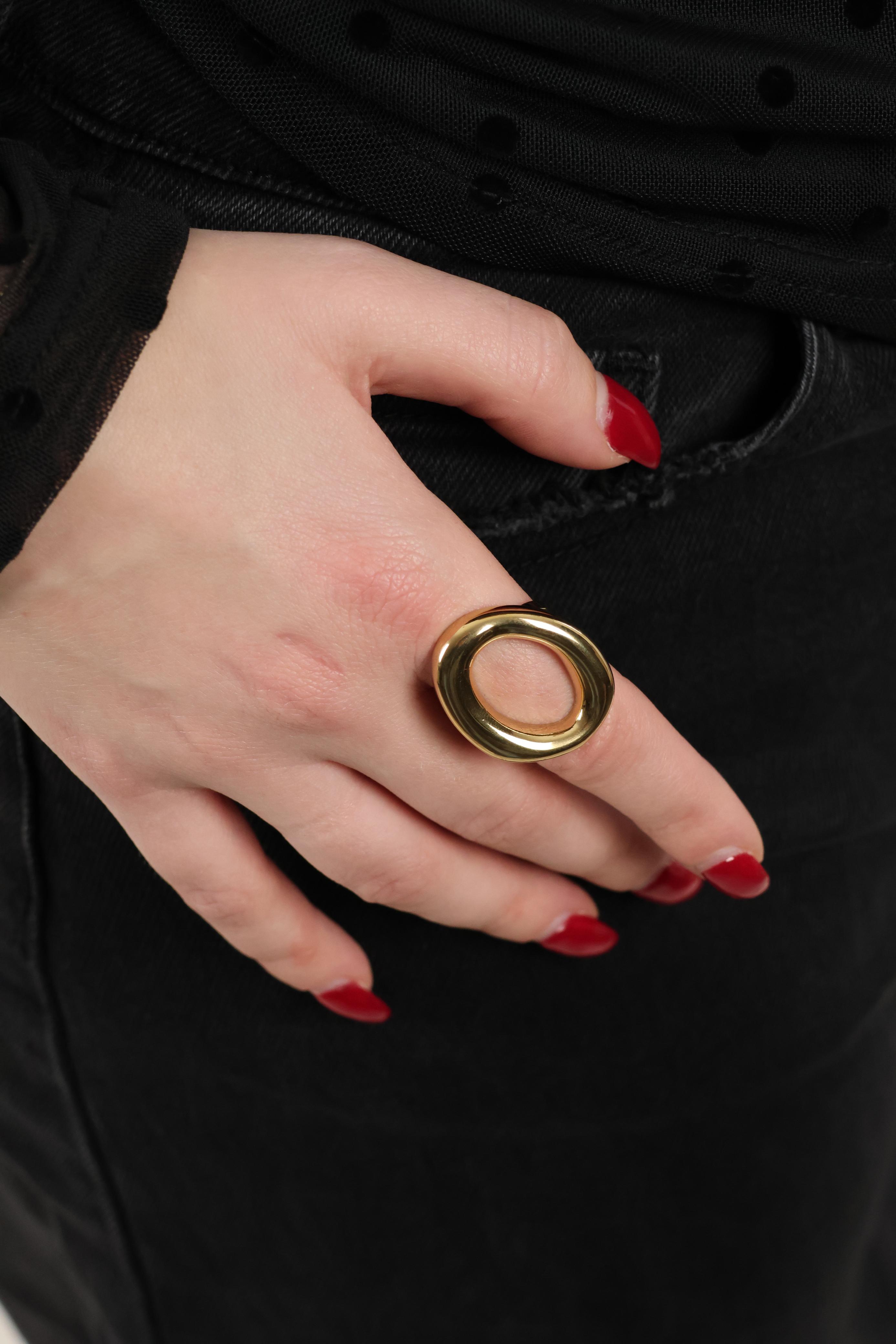 Oval statement Ring