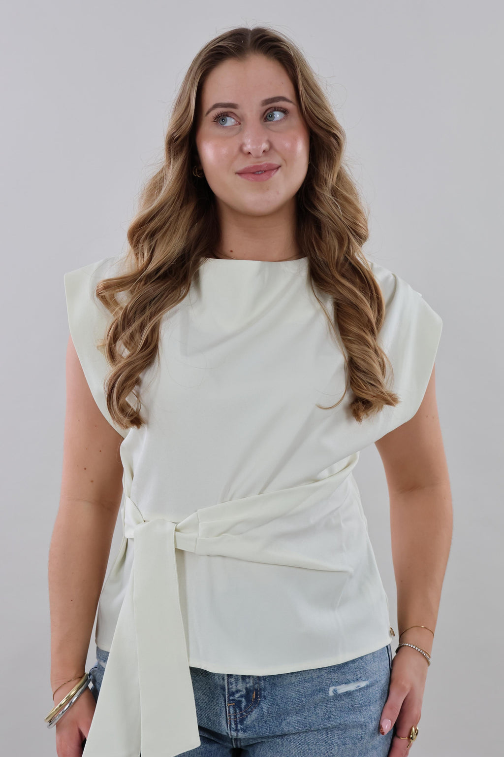Front knot Top - Off white