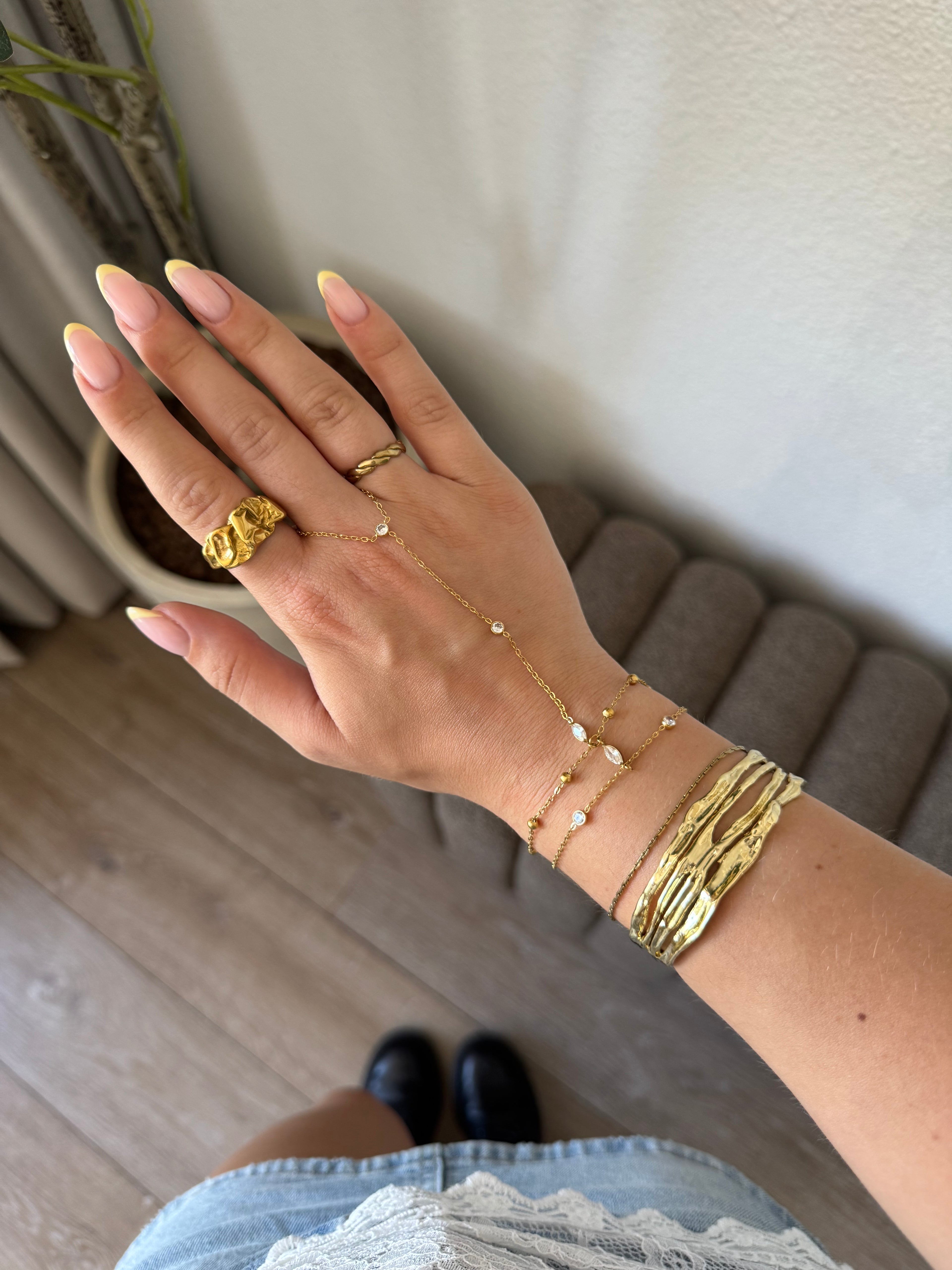Dainty gem hand Chain - Gold